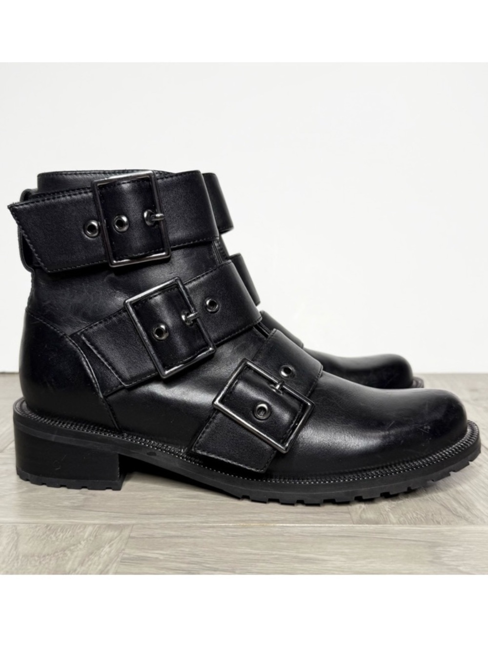 Blondo Black Leather Buckle Bootie 6M
